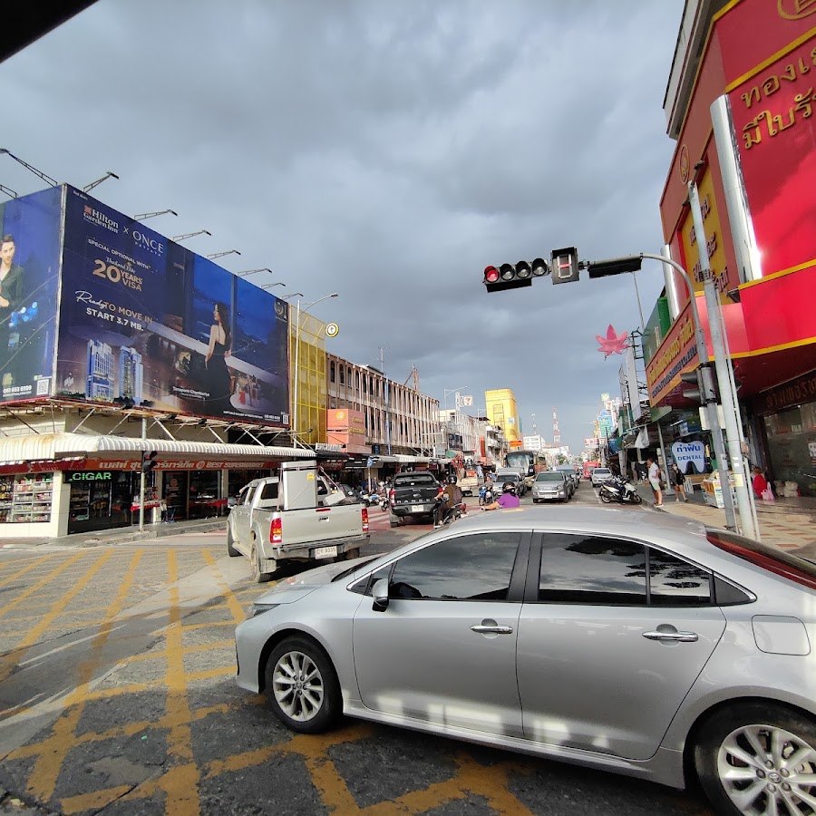 translation of block 1 In Pattaya, a suspect in a murder case was detained.