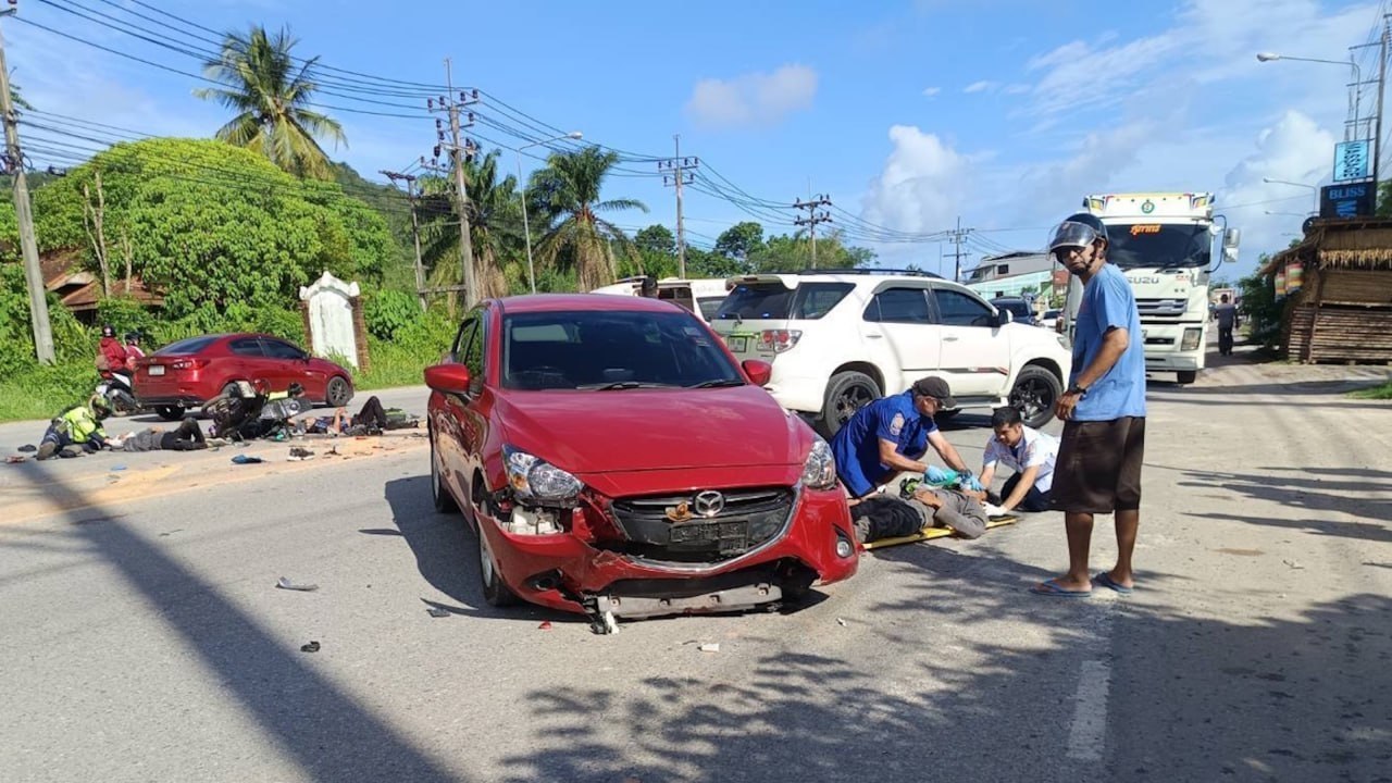 As a result of the incident, three people were injured, all of whom were on motorcycles.