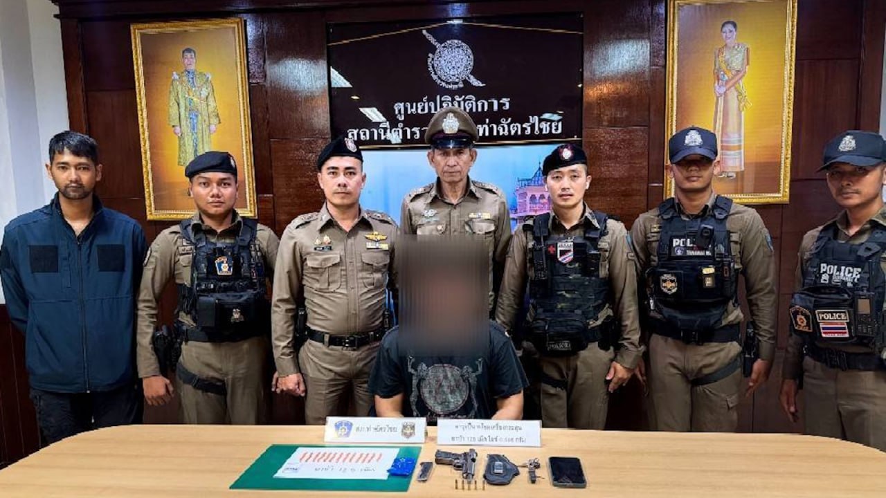 ตํารวจภูมิภาคพุทธาจับนักค้าอาวุธและยาสองคน