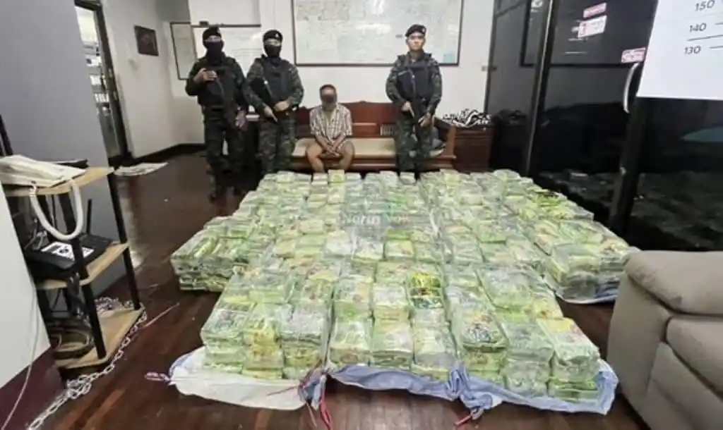 في شمال تايلاند في محافظة تشينغレイ، نفذت قوات الأمن عملية مشتركة كبيرة لوقف تهريب المخدرات.
