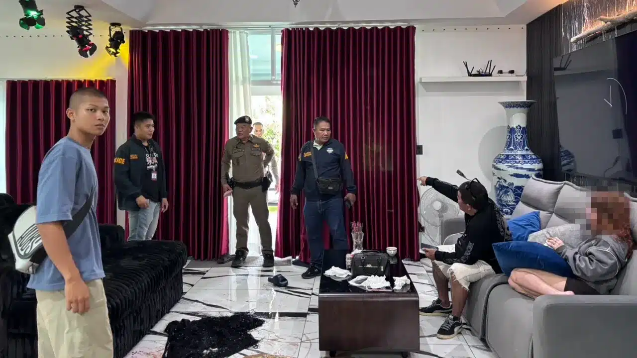नॉन्ग प्रू क्षेत्र की बाथरूम में टोमास डेविड का शव पुलिस खोजा गया।