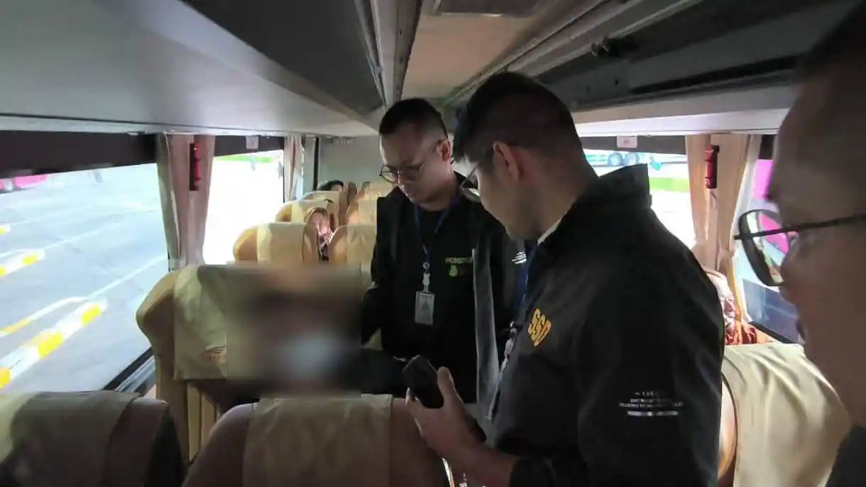 In Chiang Rai, a man was arrested for "multi-account" fraud just hours after being released from prison.