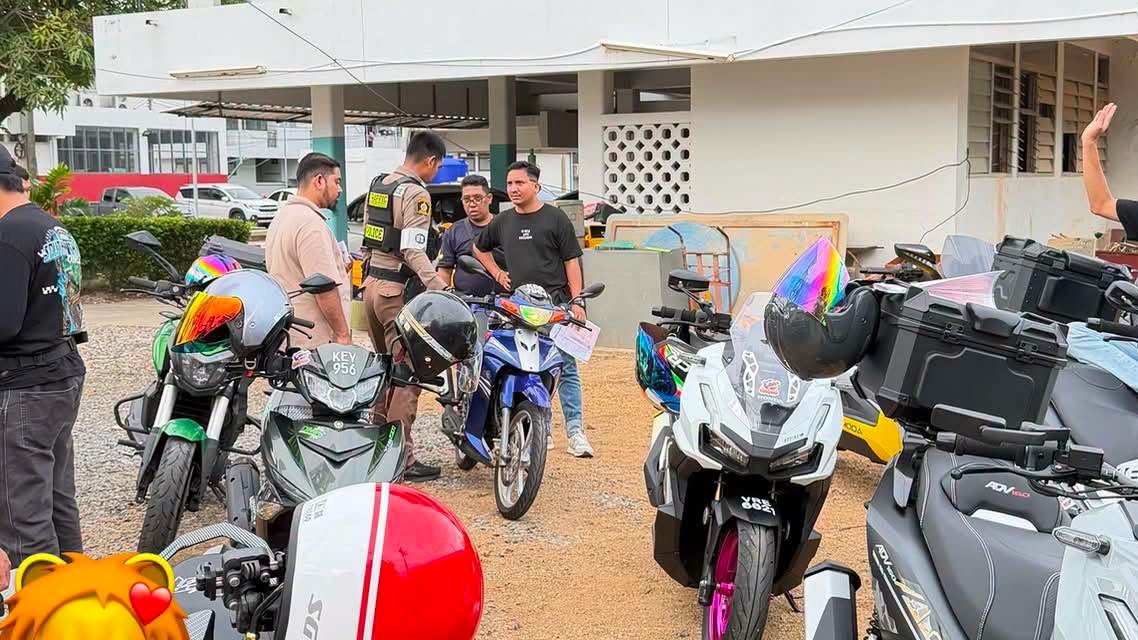 นักท่องเที่ยวมาเลเซียคุกคามว่าจะบอยคอตประเทศไทยเพราะมีการปรับเกี่ยวกับมอเตอร์ไซค์เล็ก
